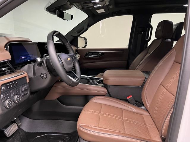 Used 2025 Chevrolet Tahoe High Country AWD/4WD image 21