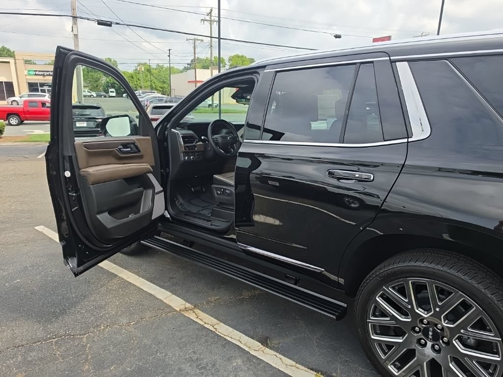 New 2026 GMC Yukon Denali Ultimate AWD/4WD image 15