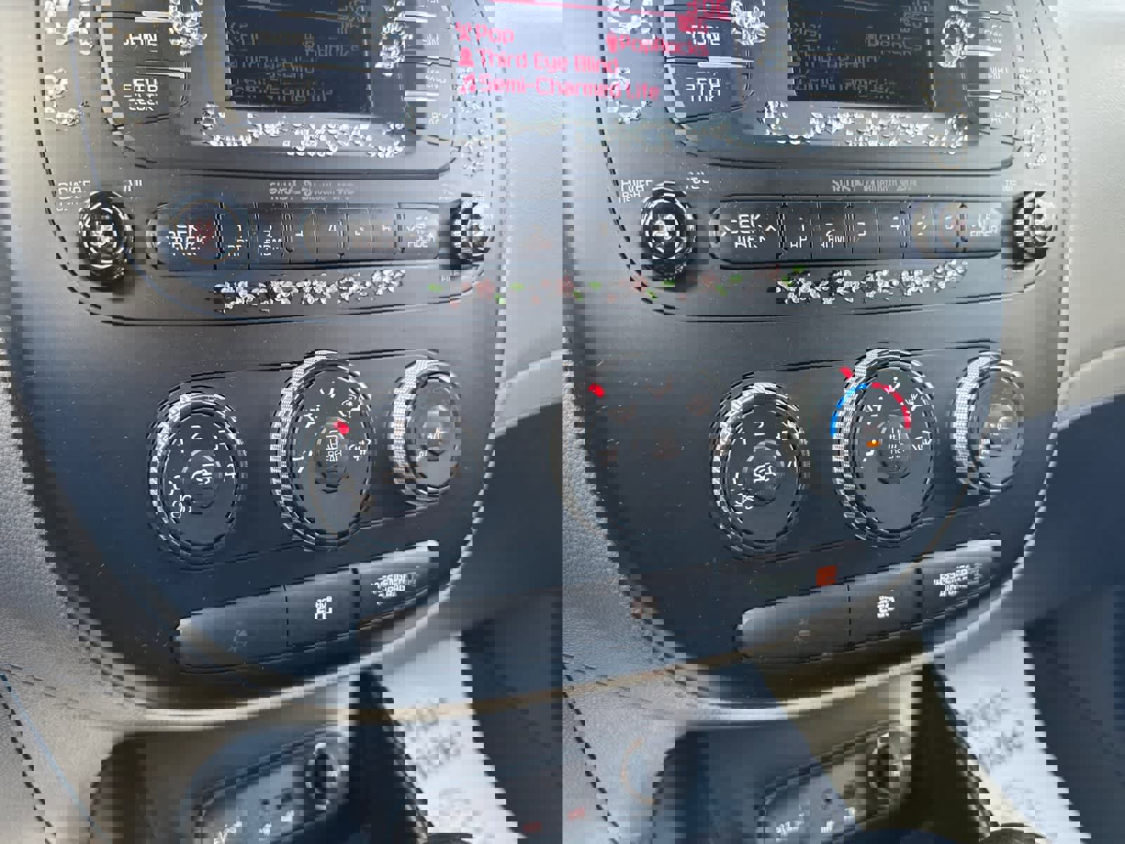 Used 2014 Kia Soul + FWD image 20