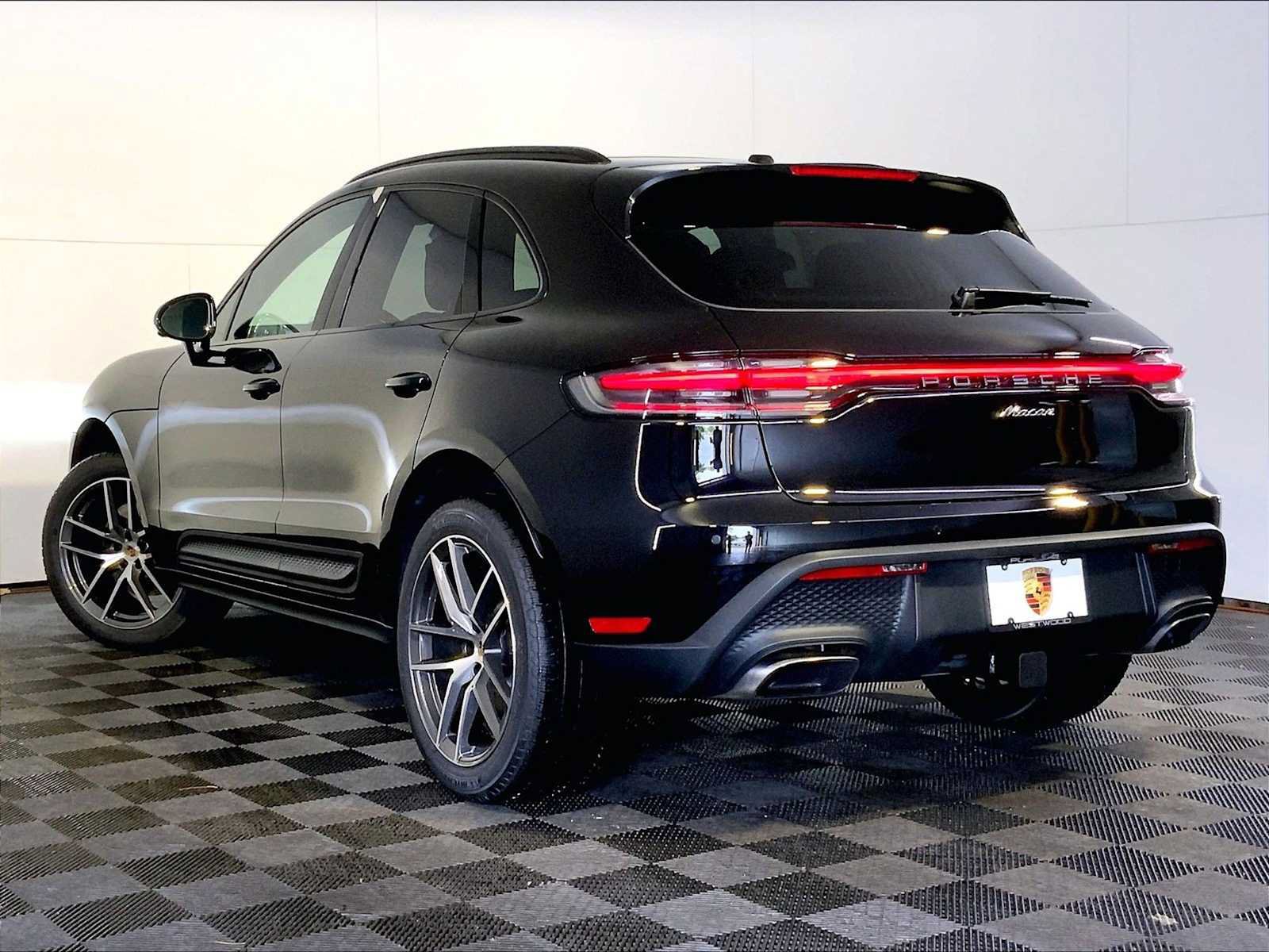 New 2026 Porsche Macan AWD/4WD image 3
