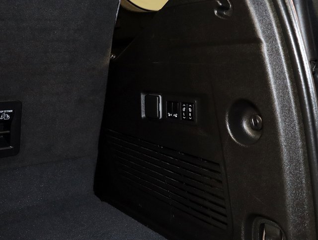 Used 2023 Chevrolet Tahoe High Country w/ Premium Package 2 image 31