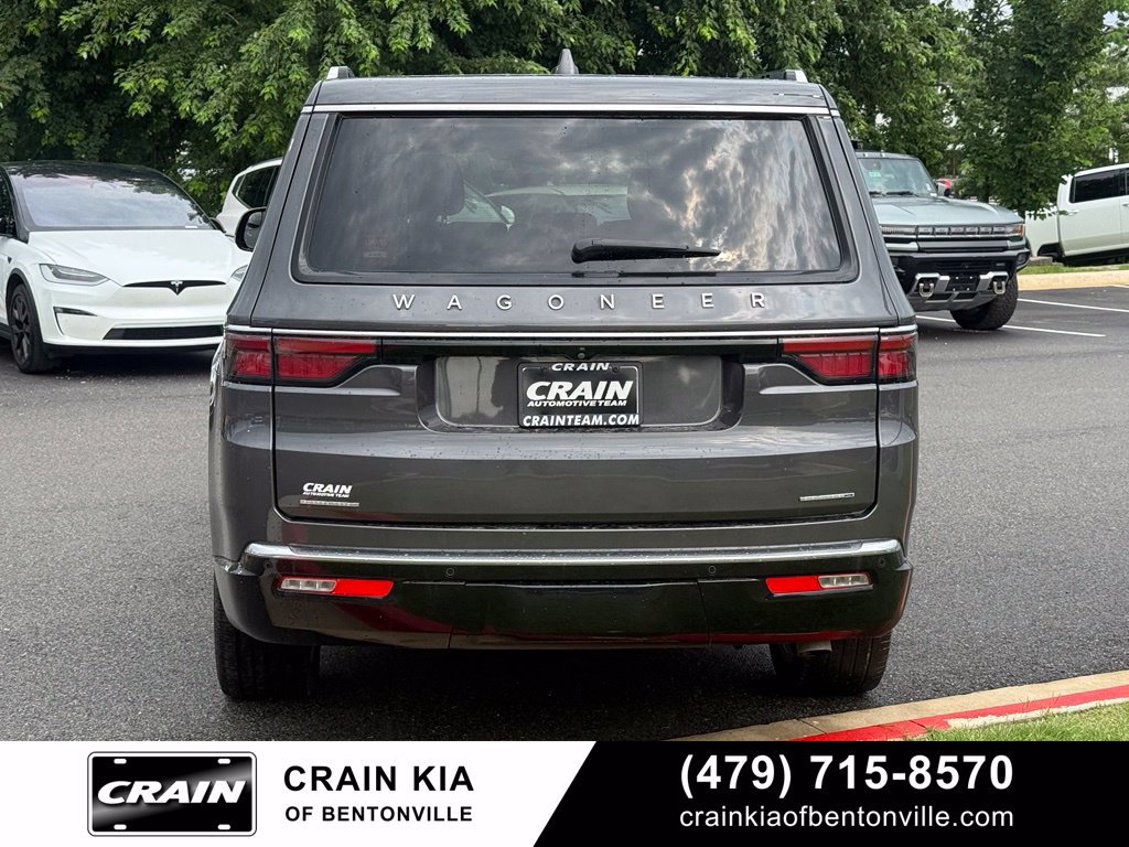 Used 2022 Jeep Wagoneer Series III w/ Premium Group I AWD/4WD image 6