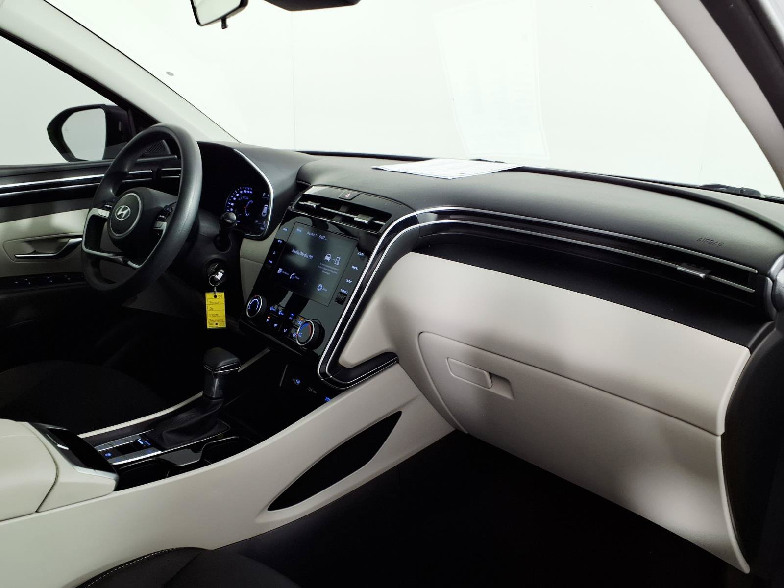Certified 2024 Hyundai Tucson SE FWD image 9