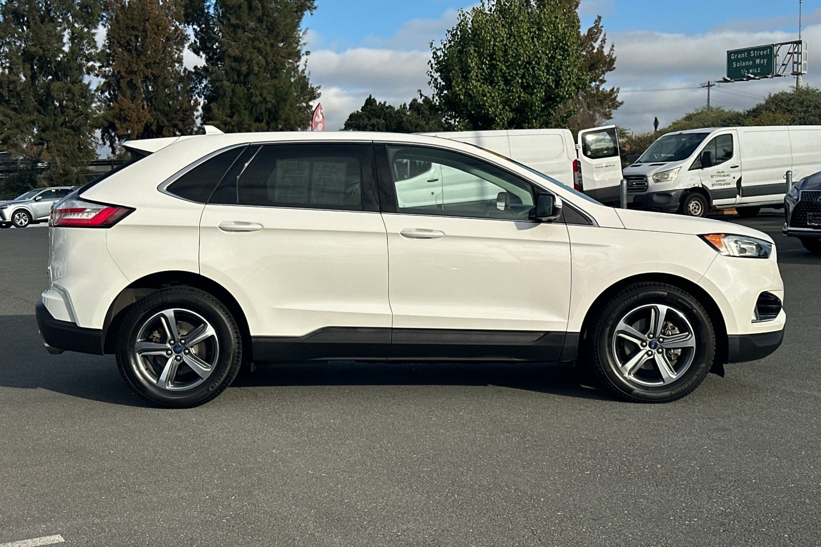 Used 2020 Ford Edge SEL w/ Convenience Package FWD image 3