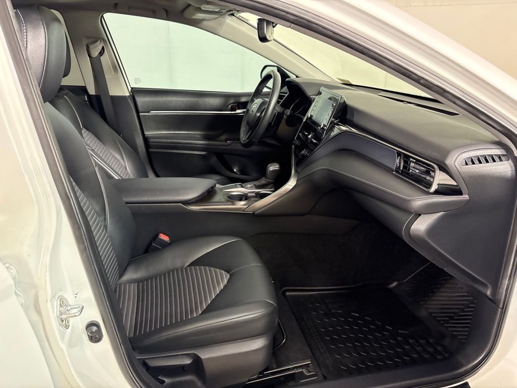 Used 2024 Toyota Camry SE w/ Convenience Package FWD image 15
