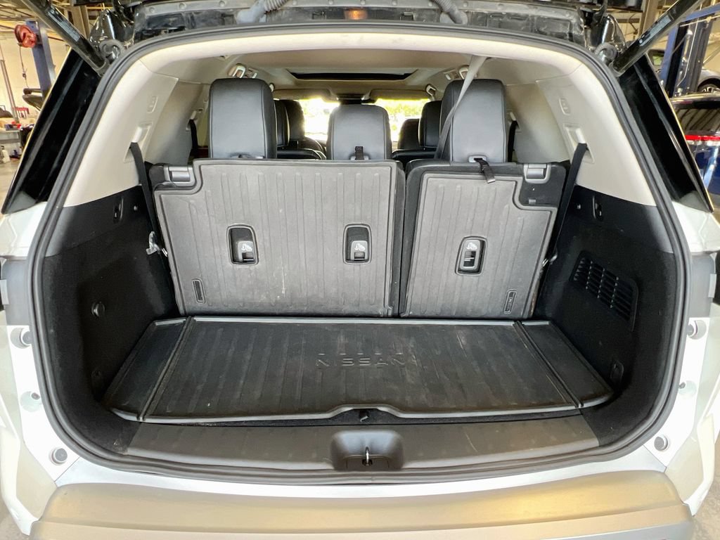 Used 2024 Nissan Pathfinder SL w/ SL Premium Package FWD image 25