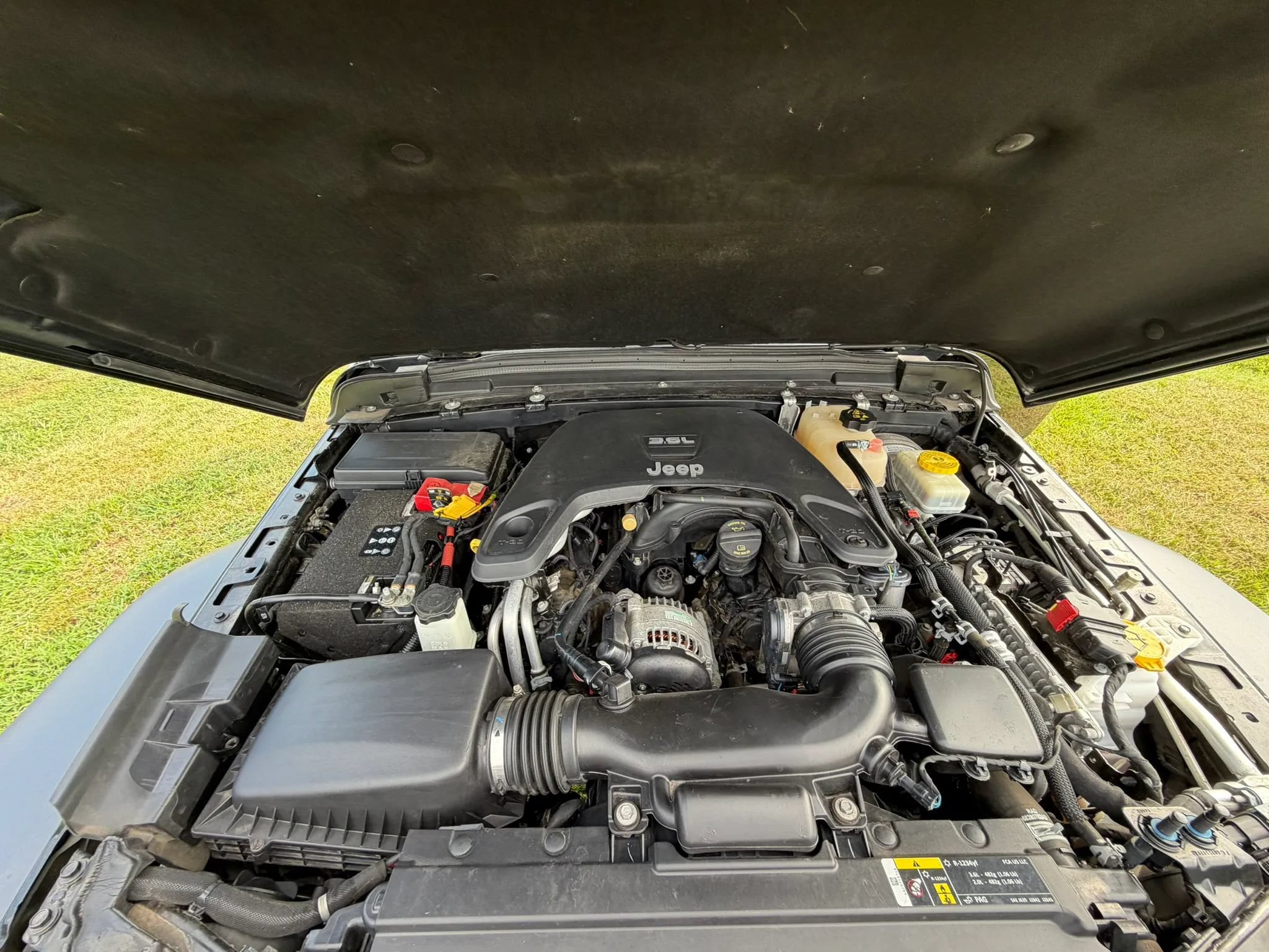 Used 2019 Jeep Wrangler Sport AWD/4WD image 17