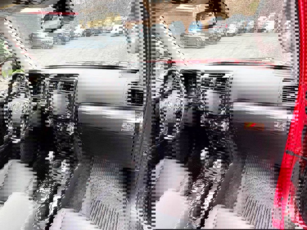 Used 2023 Toyota 4Runner 40th Anniversary SE image 9