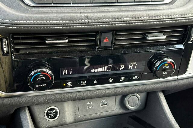 Used 2022 Nissan Rogue SV image 18