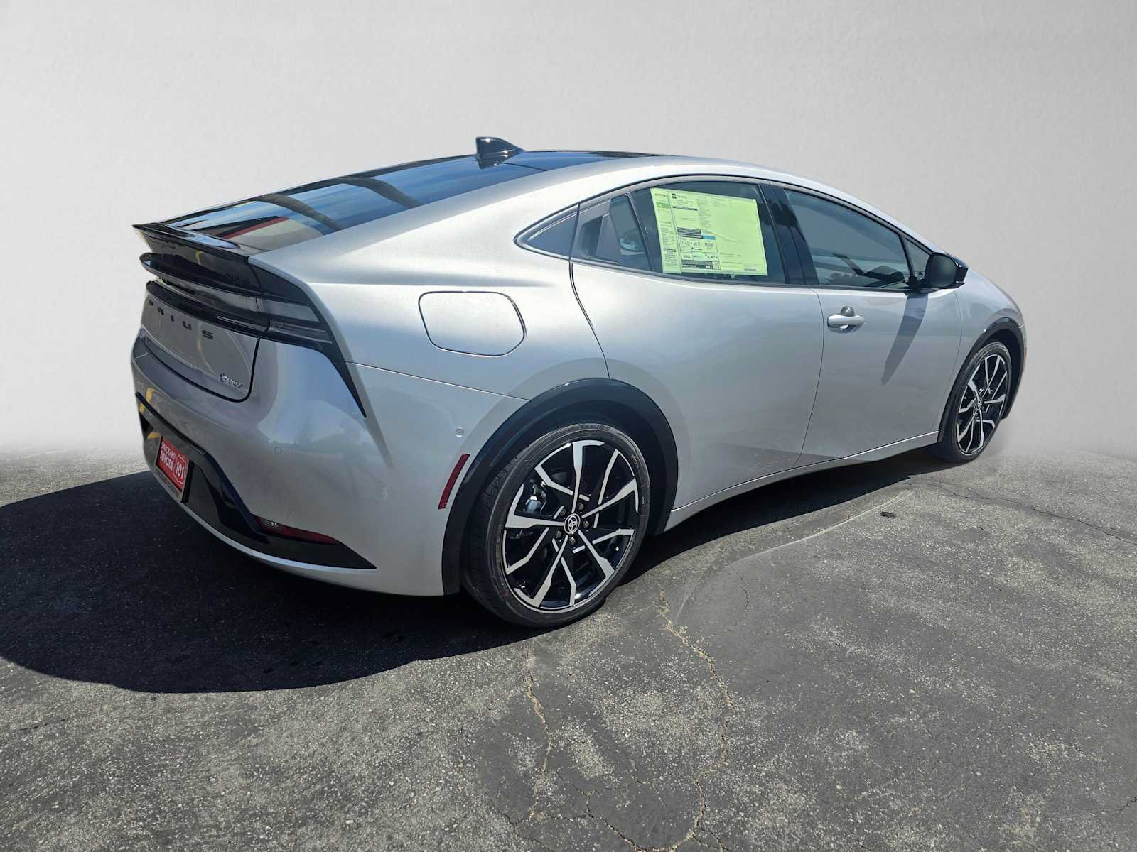 New 2026 Toyota Prius Plug-In Hybrid FWD image 3