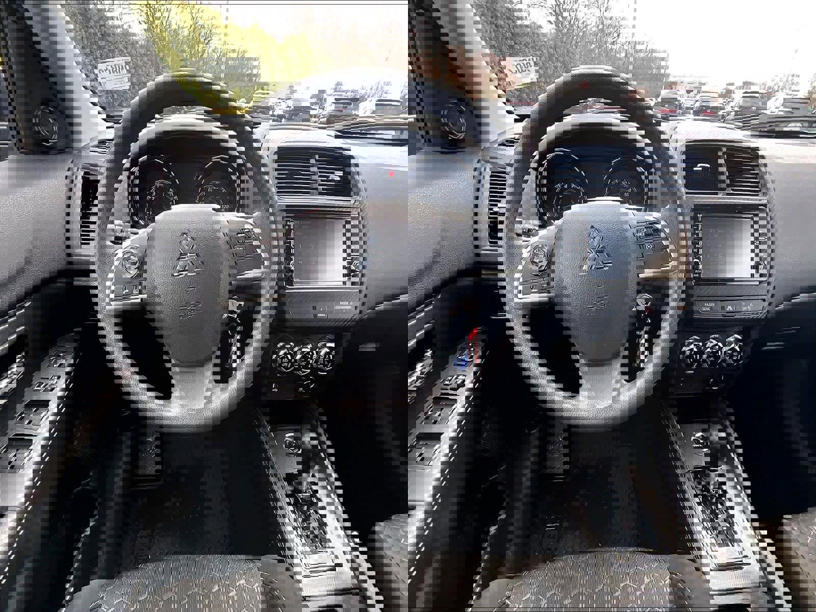 Used 2025 Mitsubishi Outlander Sport ES image 17