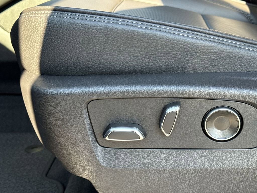 New 2026 GMC Yukon Denali w/ Denali Reserve Package image 18