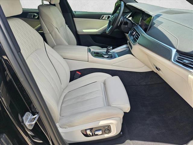 Used 2021 BMW X6 xDrive40i w/ M Sport Package AWD/4WD image 22