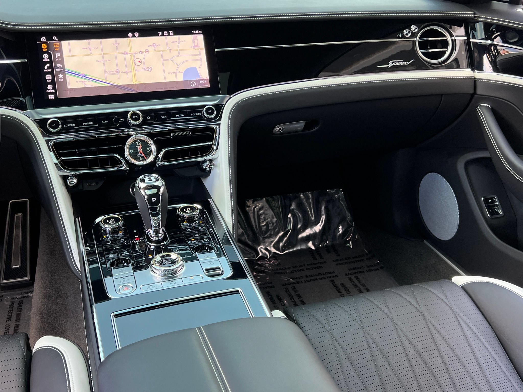Used 2023 Bentley Flying Spur W12 AWD/4WD image 28