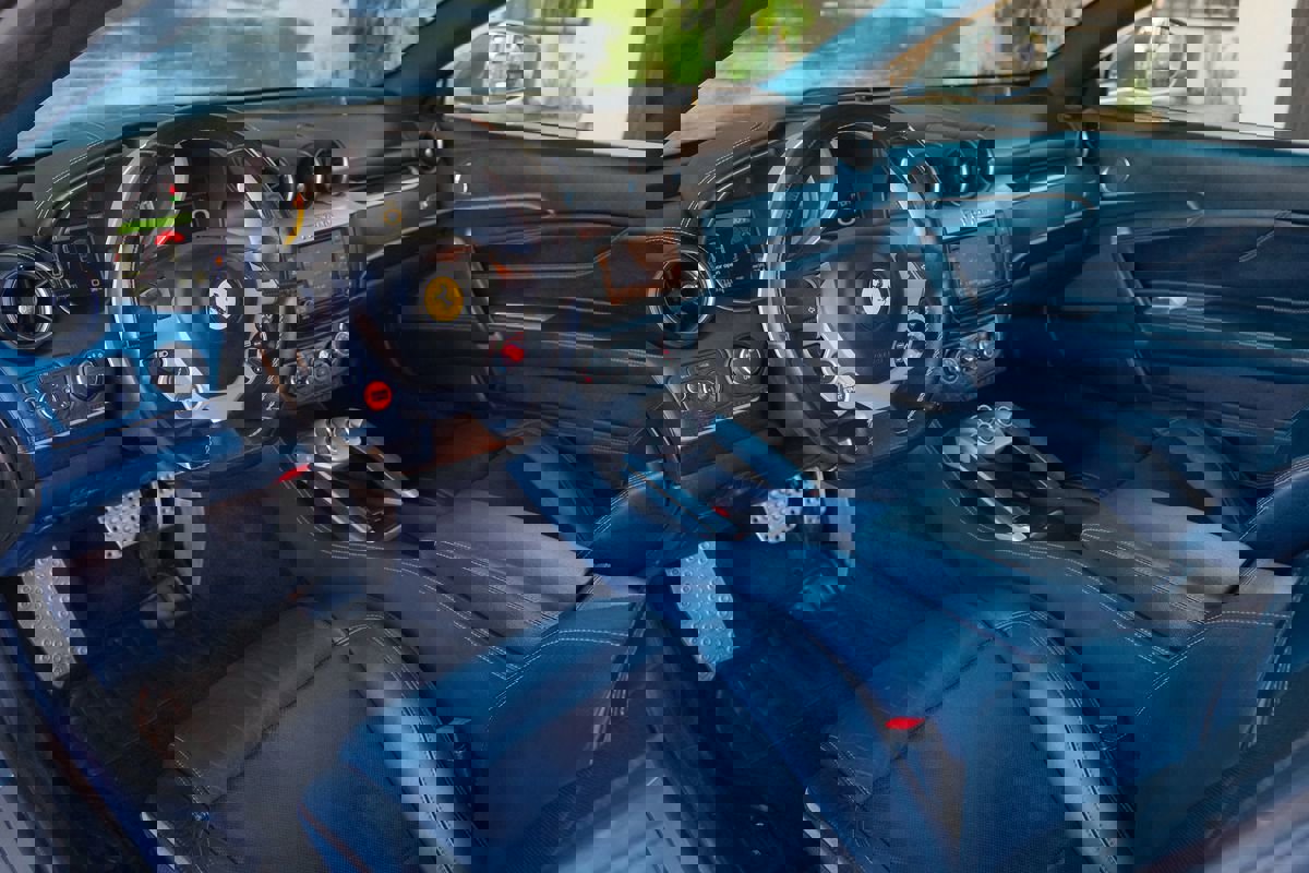 Used 2012 Ferrari FF image 12