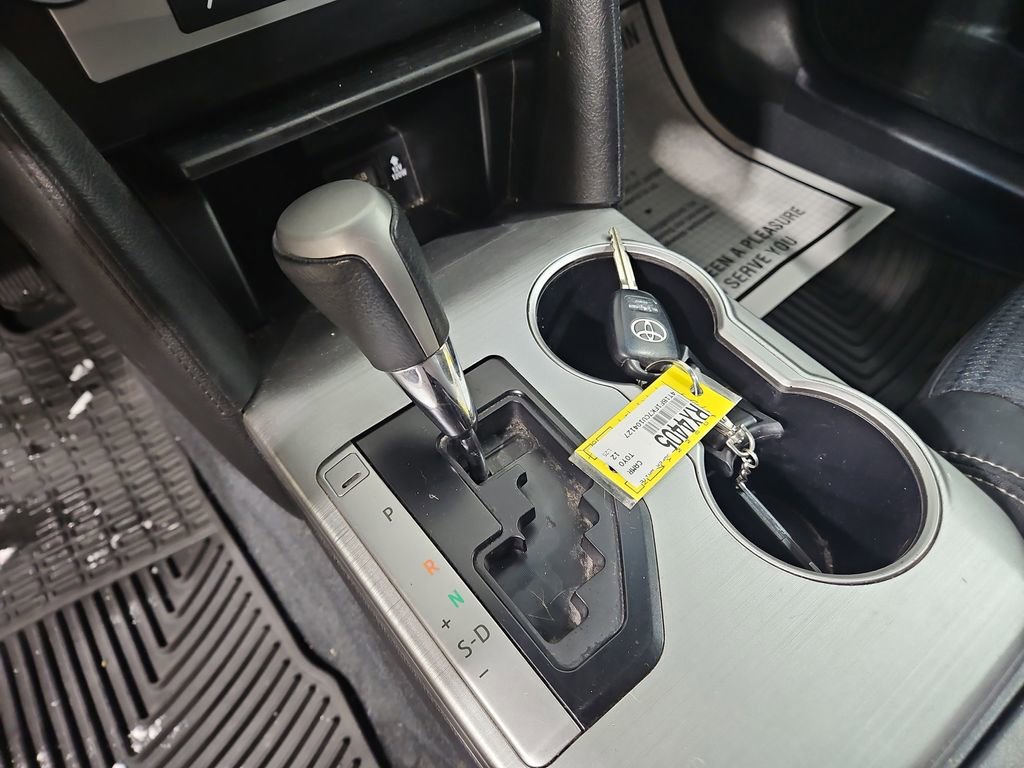 Used 2012 Toyota Camry SE image 21