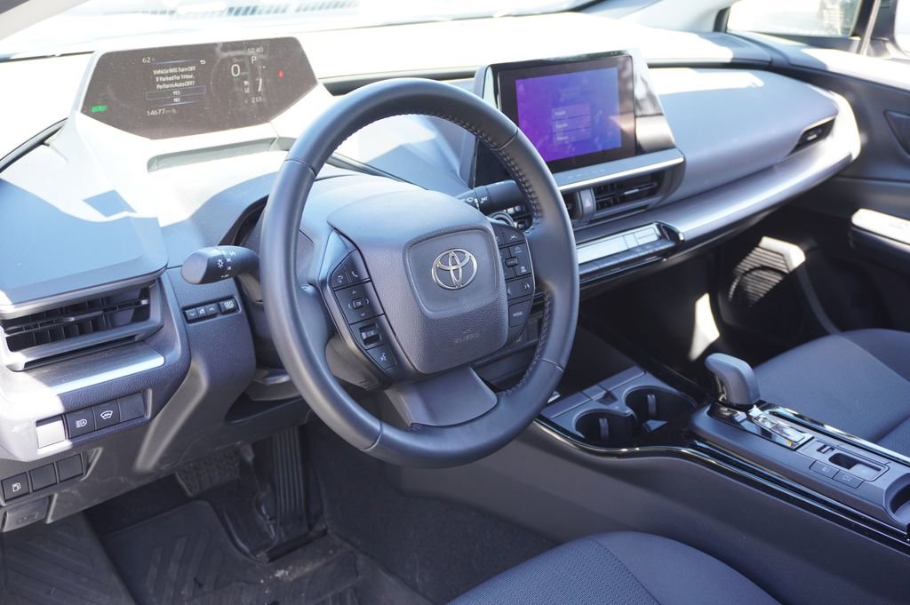 Used 2025 Toyota Prius LE image 7