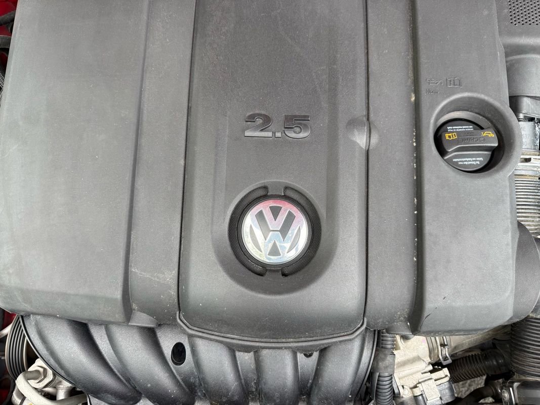 Used 2013 Volkswagen Beetle 2.5 FWD image 37