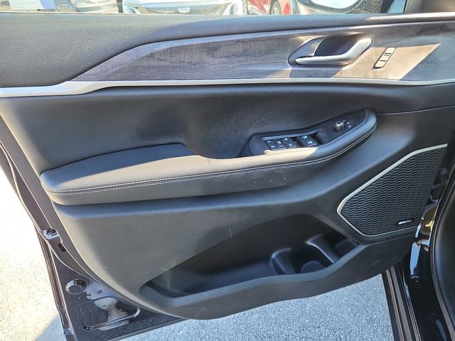 Used 2022 Jeep Grand Cherokee Limited 4xe image 12