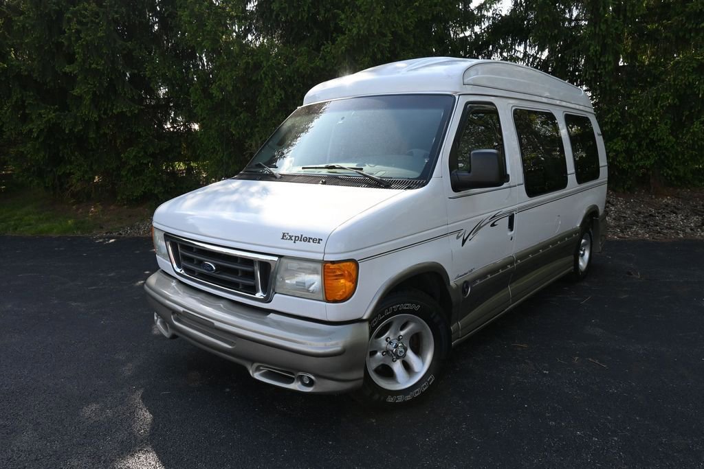 Used 2006 Ford E-150 and Econoline 150 RWD image 2