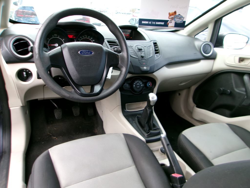 Used 2013 Ford Fiesta S image 10