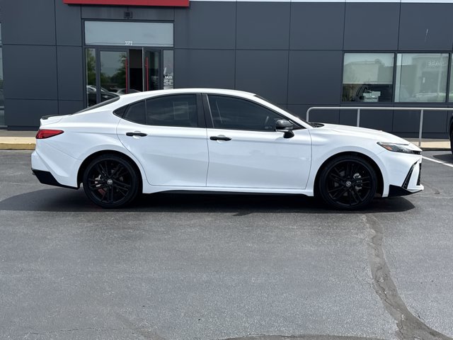 Used 2026 Toyota Camry Hybrid w/ Convenience Package FWD image 2