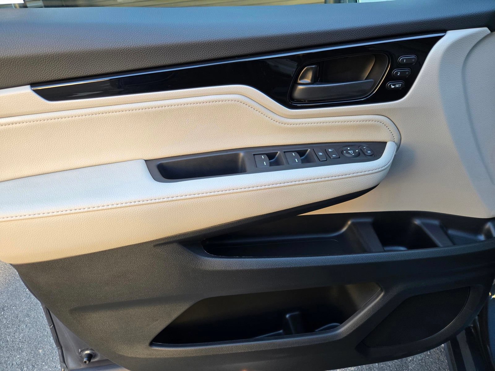 New 2026 Honda Odyssey Touring image 17