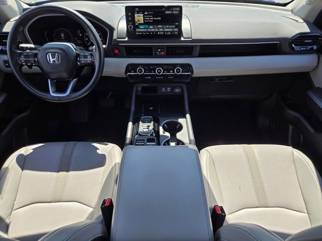 Used 2025 Honda Pilot Touring image 16