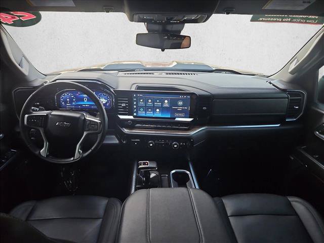 Used 2024 Chevrolet Silverado 1500 LT Trail Boss w/ LT Trail Boss Premium Package AWD/4WD image 18