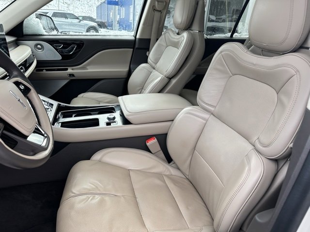 Used 2023 Lincoln Aviator Reserve w/ Equipment Group 201A image 27