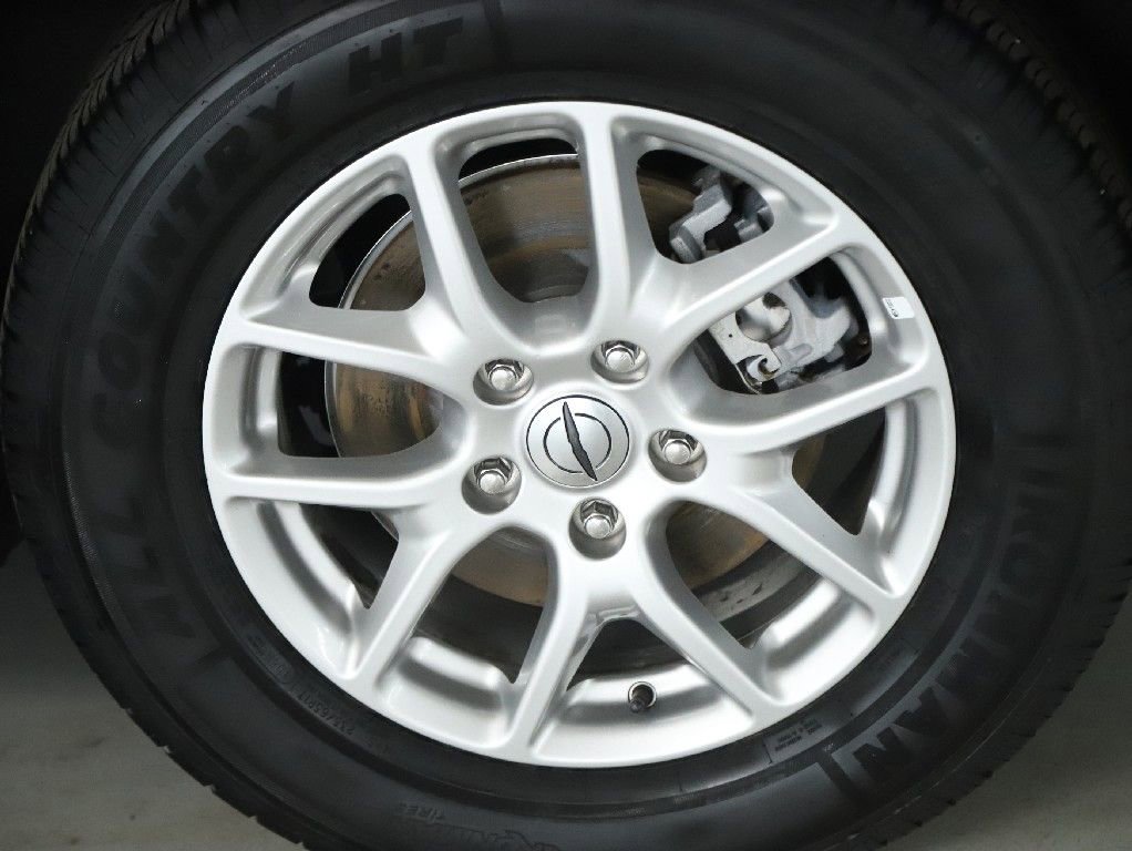 Used 2024 Chrysler Pacifica Touring-L image 39