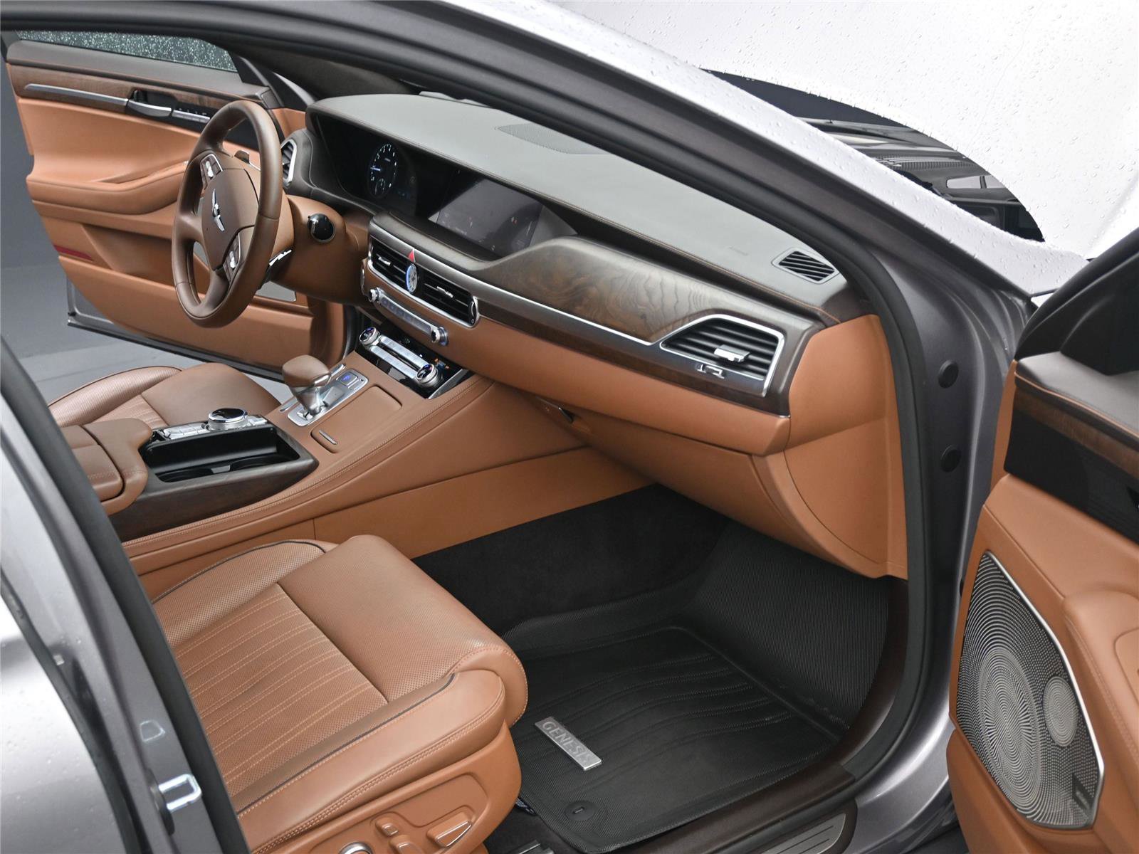 Used 2021 Genesis G90 3.3T Premium image 14