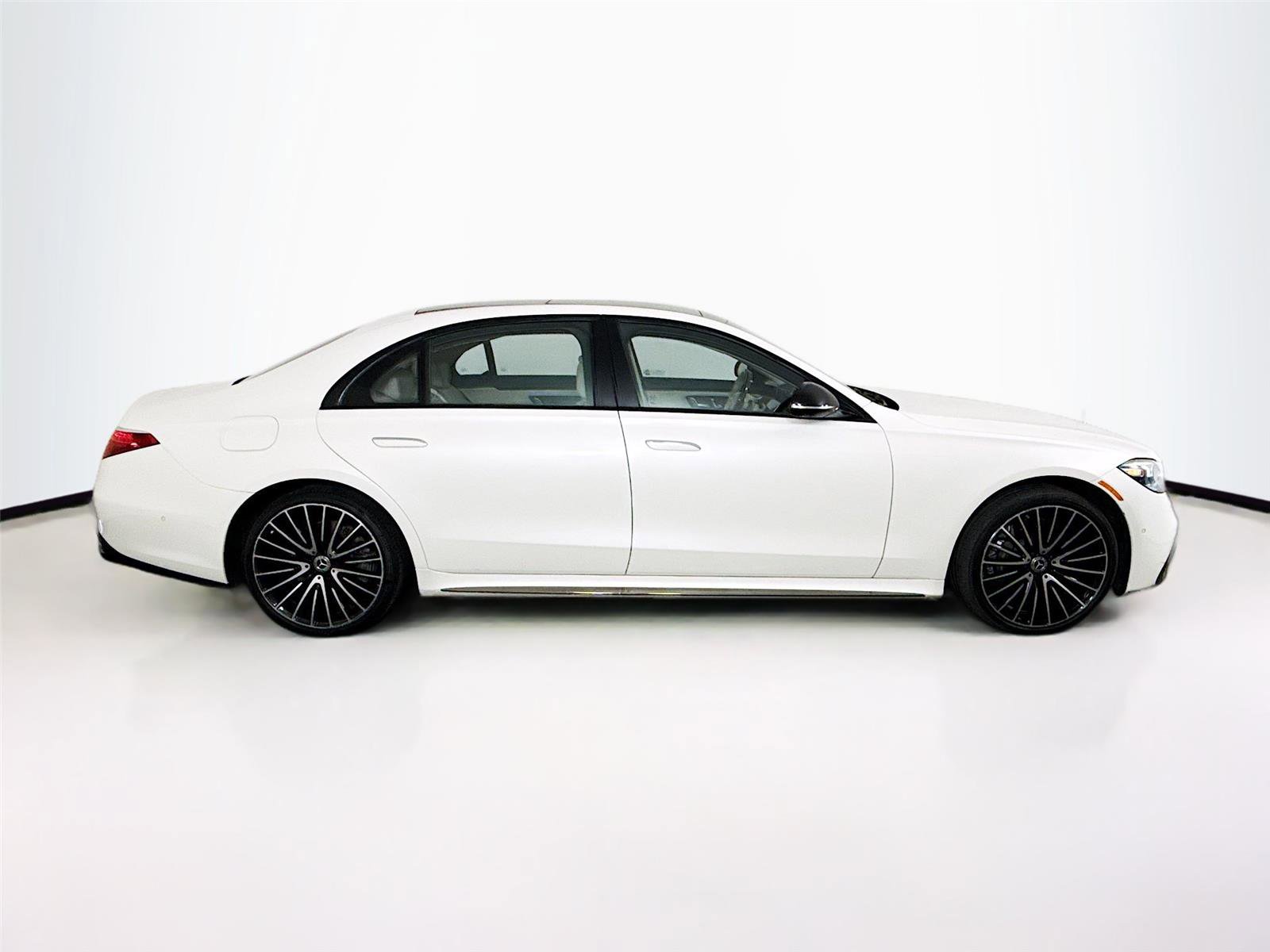 Used 2023 Mercedes-Benz S 500 S 500 image 12