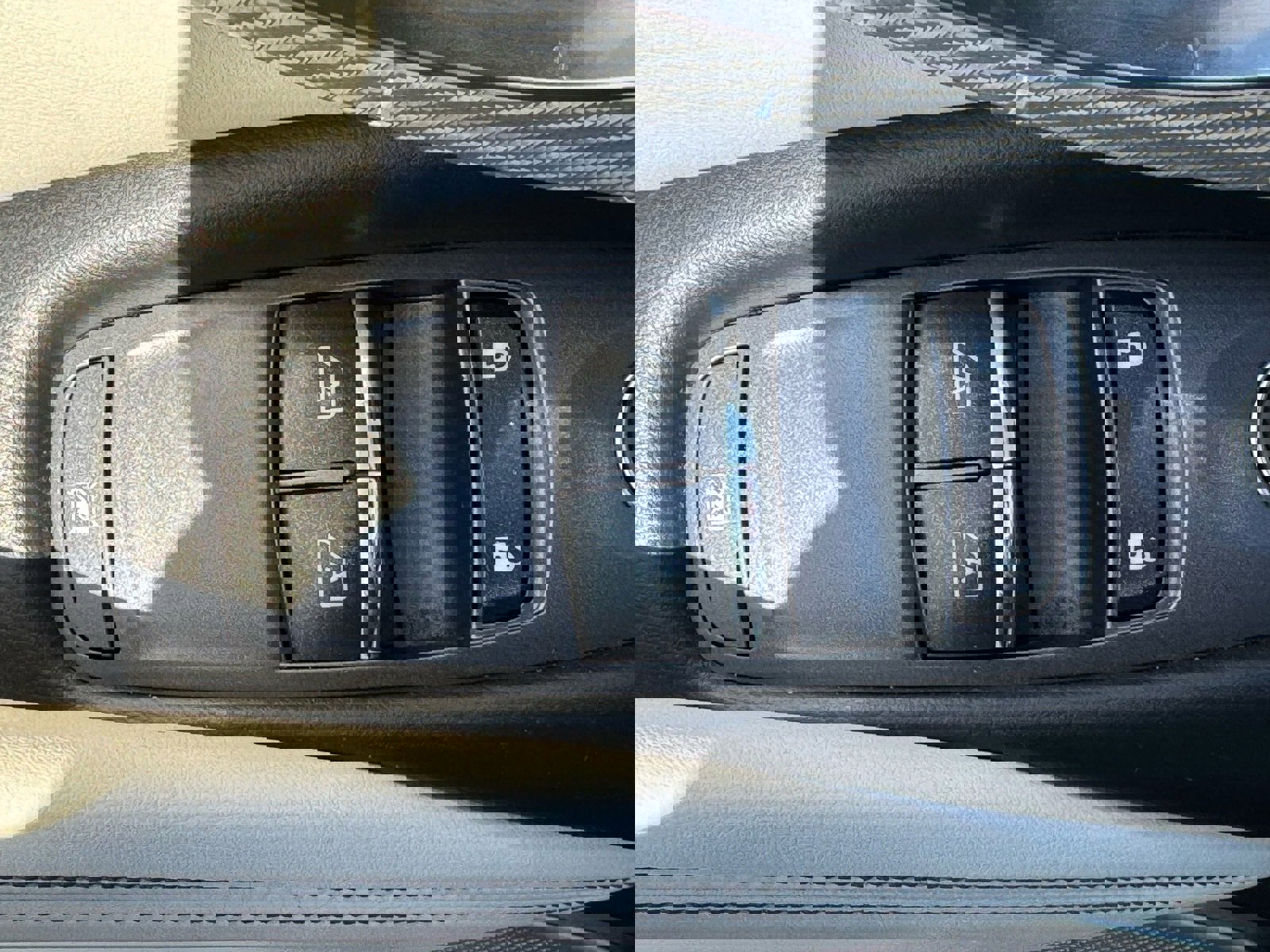 Used 2017 INFINITI Q60 Red Sport 400 image 18