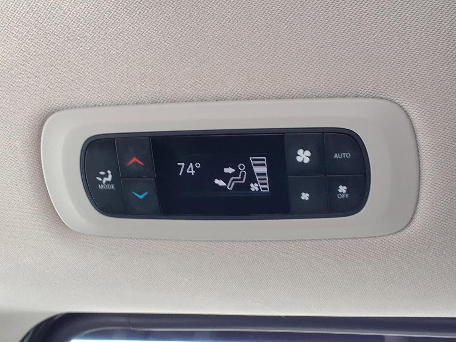 Used 2023 Chrysler Pacifica Touring-L image 24