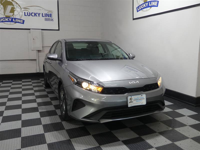 Used 2023 Kia Forte LXS w/ LXS Technology Package FWD image 4