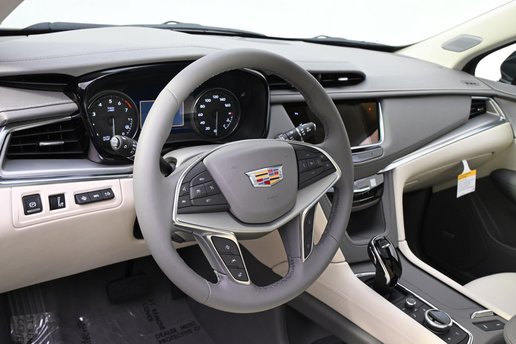 New 2026 Cadillac XT5 Premium Luxury w/ LPO, Floor Liner Package AWD/4WD image 11