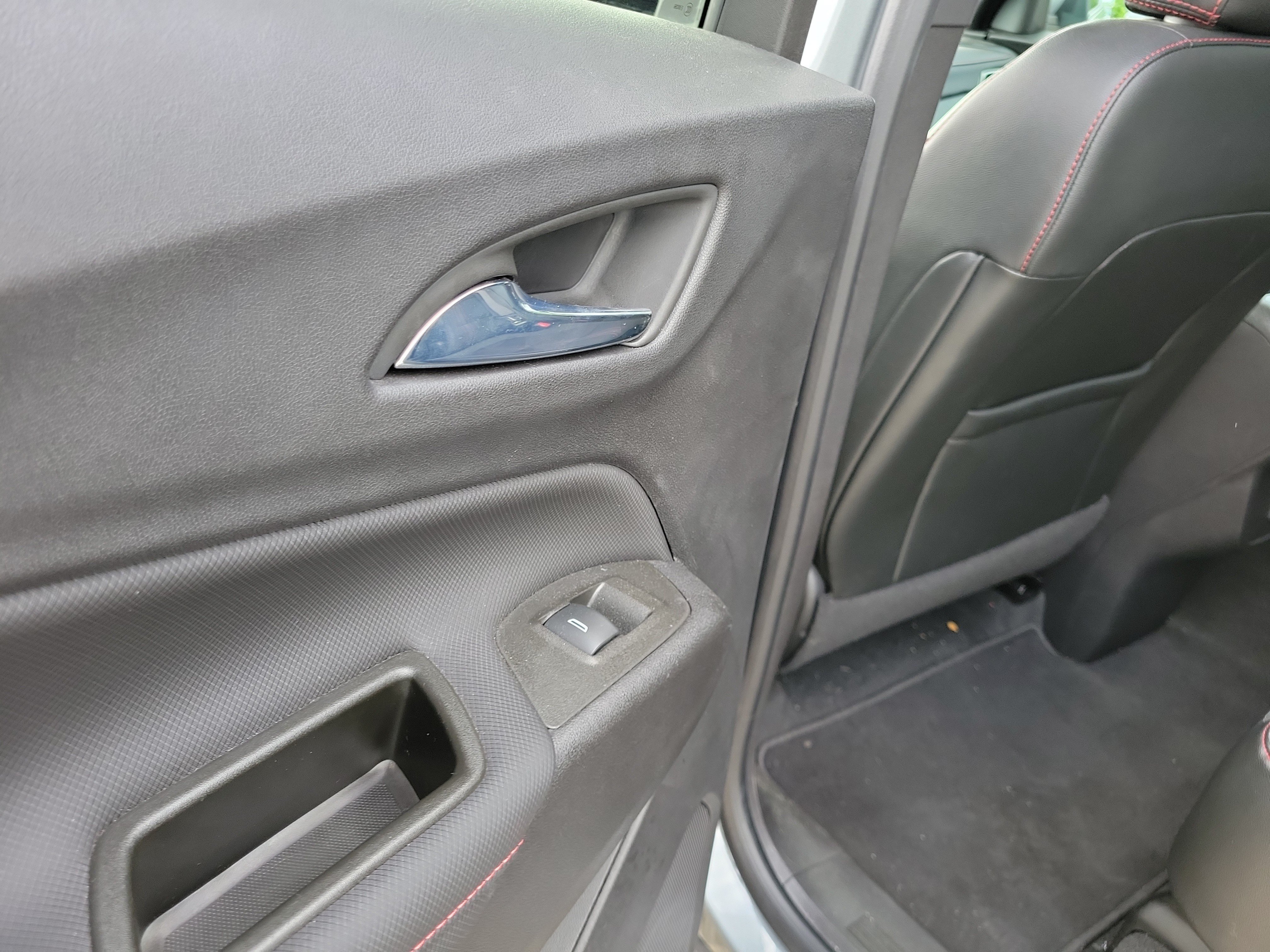 Used 2024 Chevrolet Equinox RS FWD image 13