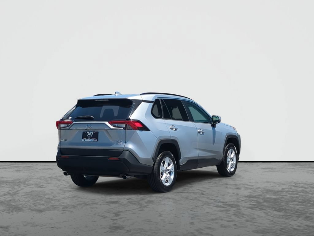 Used 2020 Toyota RAV4 XLE AWD/4WD image 8