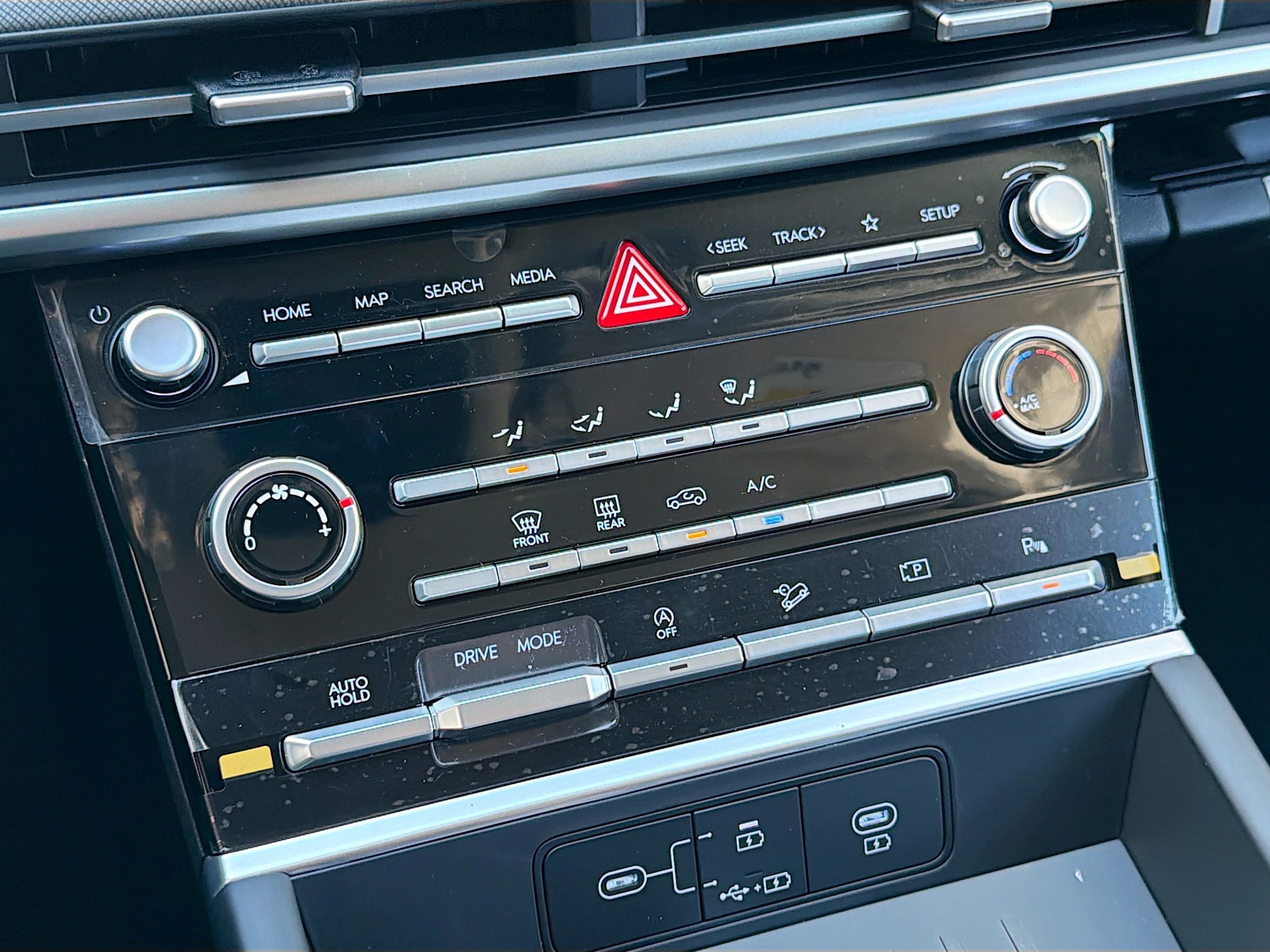 New 2026 Hyundai Santa Fe SE image 32