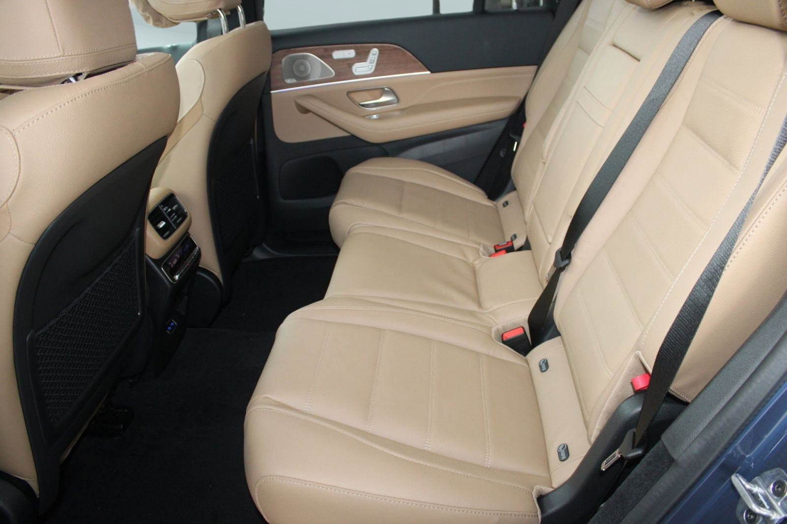 New 2026 Mercedes-Benz GLS 450 4MATIC image 15