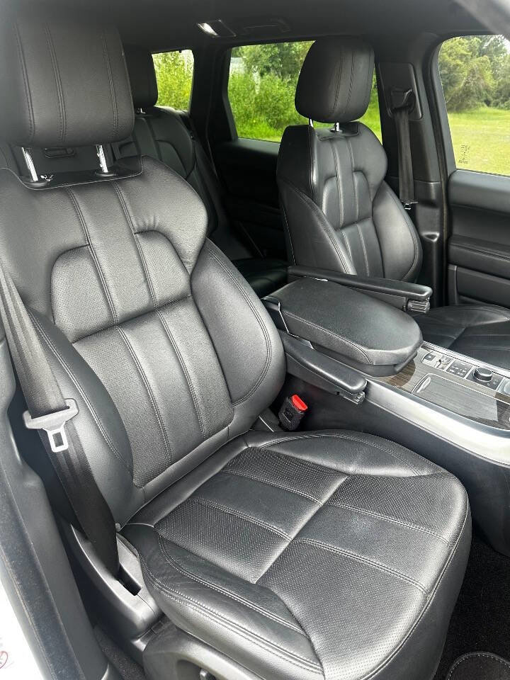 Used 2016 Land Rover Range Rover Sport SE image 13