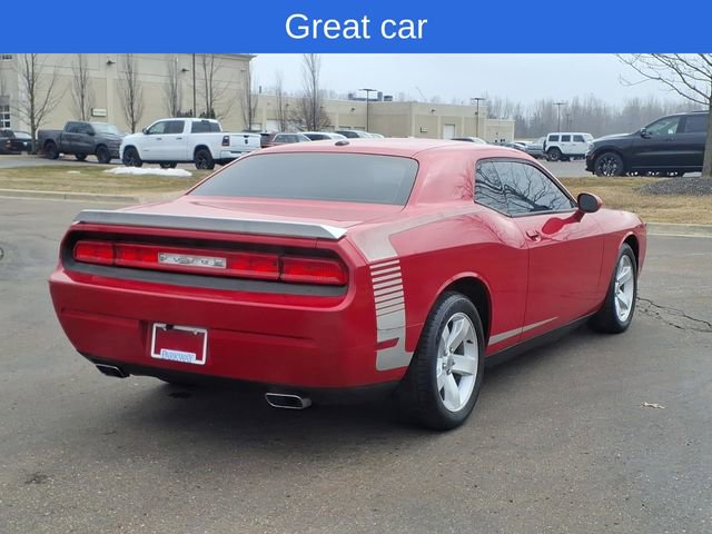 Used 2013 Dodge Challenger SXT RWD image 4