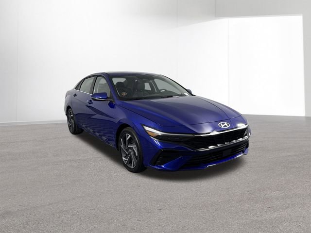 Used 2025 Hyundai Elantra Limited FWD image 12