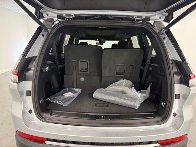 New 2026 Jeep Grand Cherokee L Limited w/ Luxury Tech Group II AWD/4WD image 8