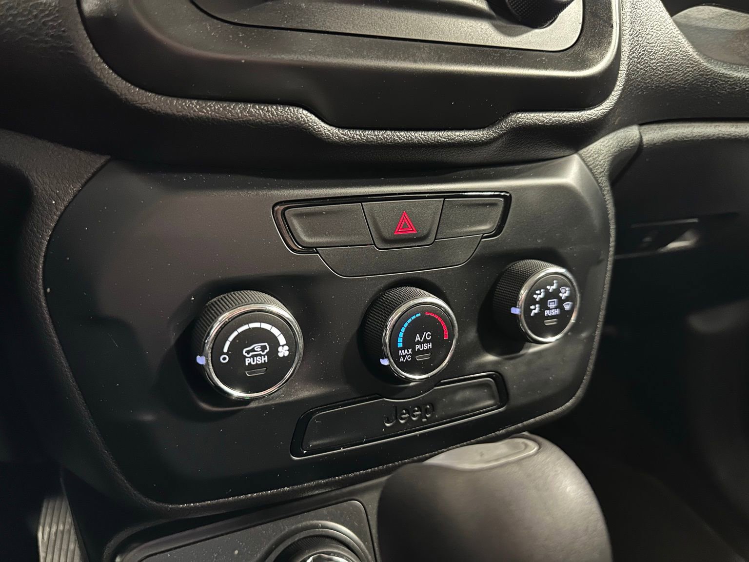 Used 2020 Jeep Renegade Sport image 25