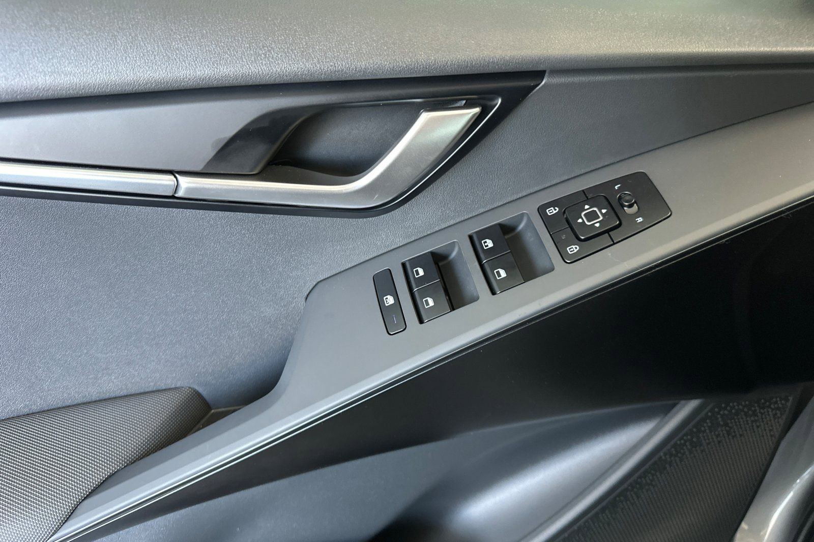 New 2026 Kia Niro LX image 11