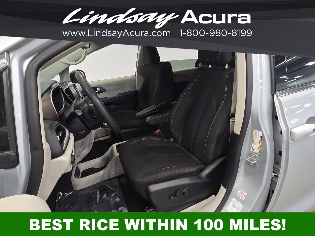 Used 2023 Chrysler Voyager LX FWD image 11