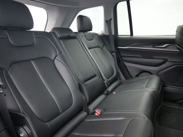 Used 2023 Jeep Grand Cherokee Limited image 27