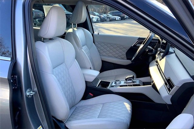 Used 2023 Mitsubishi Outlander SEL image 7